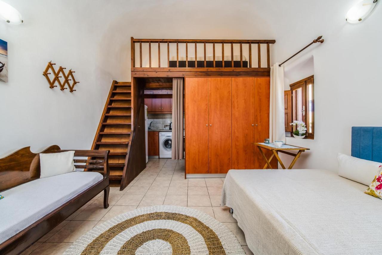 Adam House Akrotiri (Santorini)
